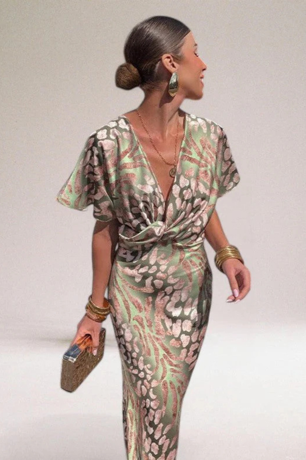 Women Twisted V-Neck Summer Maxi Dress – Modern Everyday Look – Light Green – M