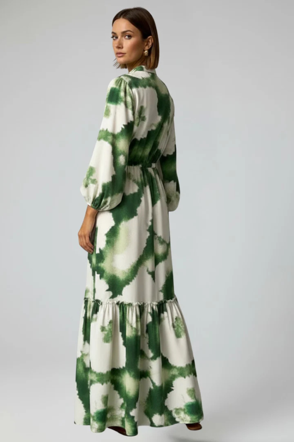 Women Long-Sleeve V-Neck Printed Tiered Maxi Dress – Modern Everyday Look – Green – M